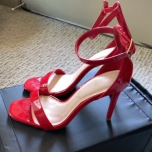 ALDO DEROLILA RED PATENT LEATHER HEELED SIZE 8.5